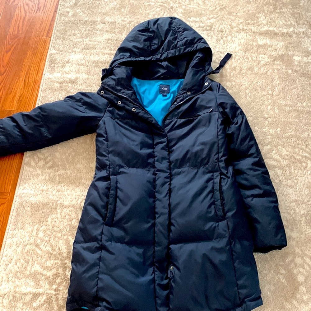 Gap size small women’s navy puffer jacket